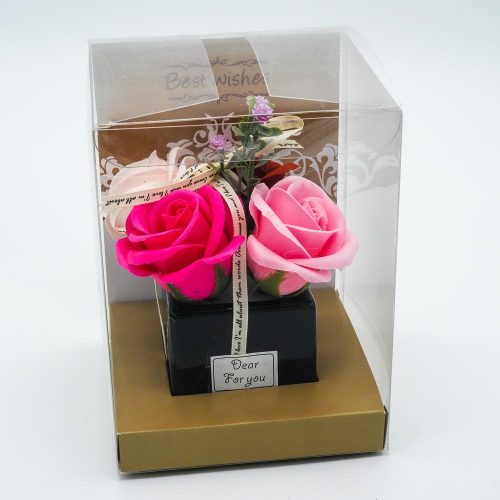 עציץ קרמיקה עם זר פרחי סבון ריחניים בקופסה K400381