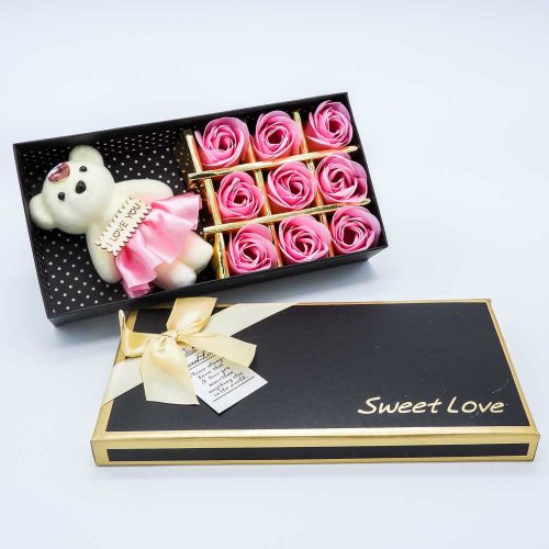 קופסת מתנה 9 פרחי סבון ורודים ודובי K400384-1