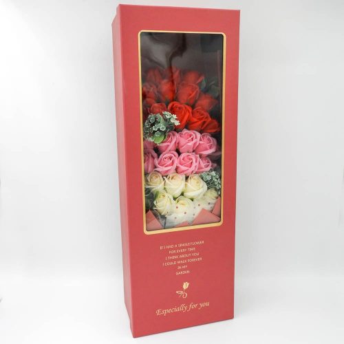 סידור זר פרחי סבון ענק ורדים אדומים ורודים ולבנים בקופסת מתנה בורדו ענקית בצלופן קרם K400403-2