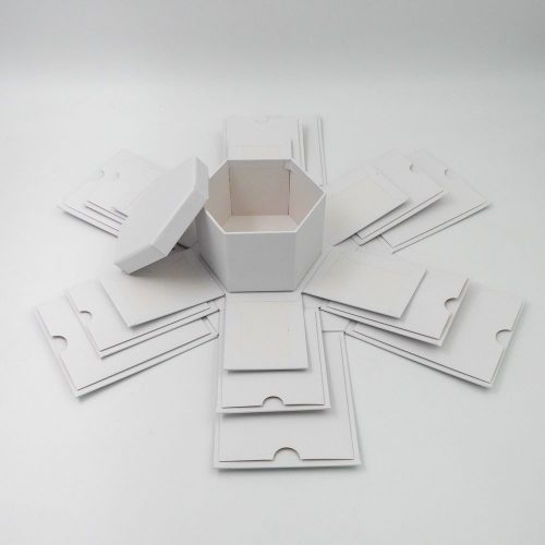 קופסת תמונות נפתחת לבנה משושה - 4 קופסאות עם תמונות K400435