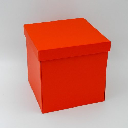 קופסת תמונות נפתחת אדומה מרובעת עם לב - קופסא עם תמונות K400444-1