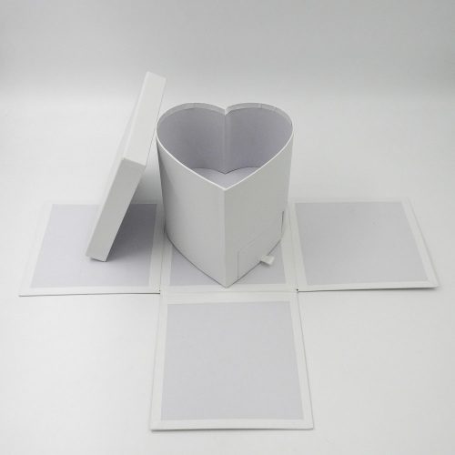 קופסת תמונות נפתחת לבנה מרובעת עם לב - קופסא עם תמונות K400445-1