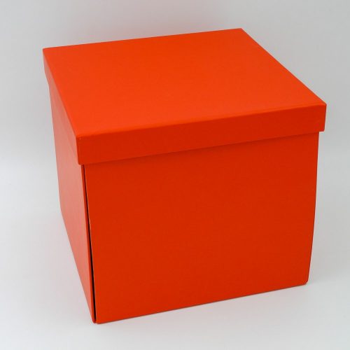 קופסת תמונות נפתחת אדומה מרובעת עם לב כפול - קופסא עם תמונות K400446-2