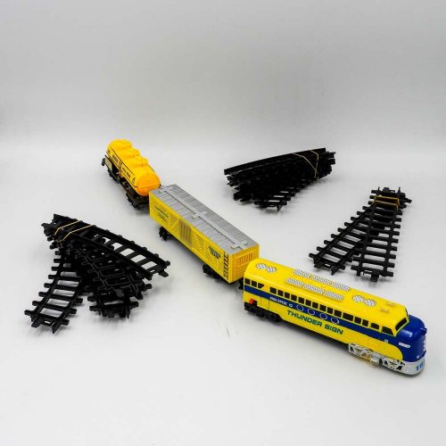 רכבת משא חשמלית צהובה לילדים 3 קרונות 2 מטר עם אורות וצלילים K200694-1