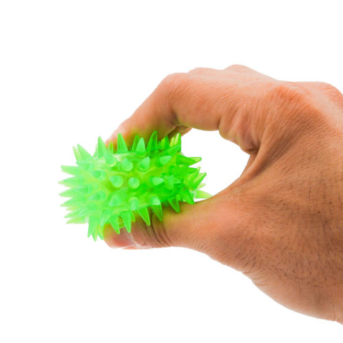 כדור קוצים מרגיע ומפיג לחצים 5.5 ס"מ עם אור וצפצפה ירוק