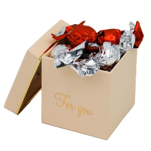 קופסת שוקולדים קטנה For you בצבע שמנת K000076